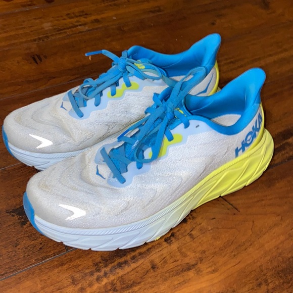 Hoka Arahi 6 shoes. Size 8D - Picture 1 of 3